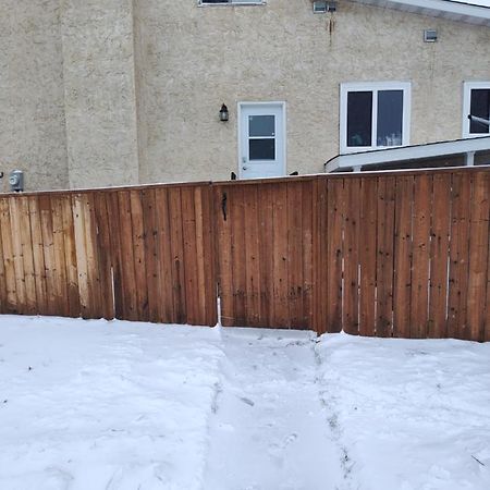 Tranquil & Tasteful One Bdrm Private Suite Ne Edmonton Luaran gambar