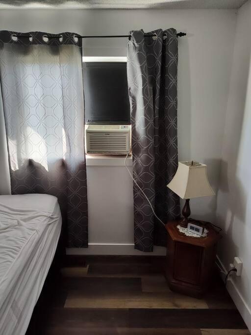 Tranquil & Tasteful One Bdrm Private Suite Ne Edmonton Luaran gambar