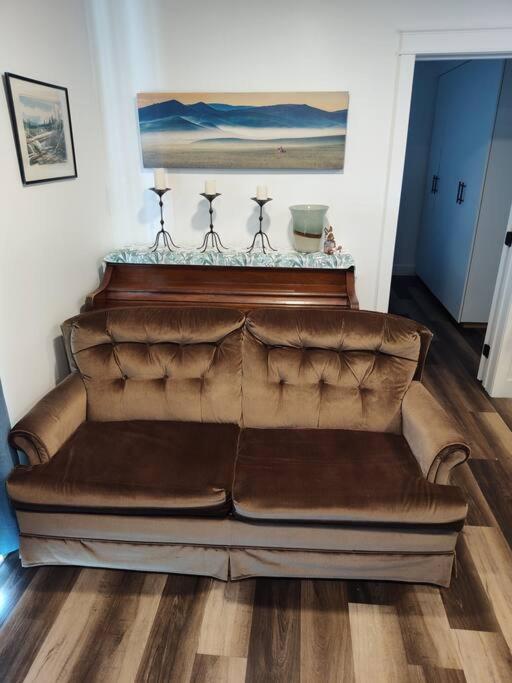 Tranquil & Tasteful One Bdrm Private Suite Ne Edmonton Luaran gambar